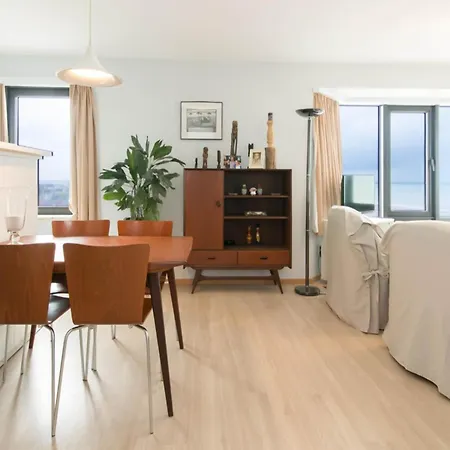Apartamento In Raversijde With Stunning Sea Views