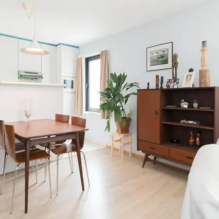 Appartement In Raversijde With Stunning Sea Views