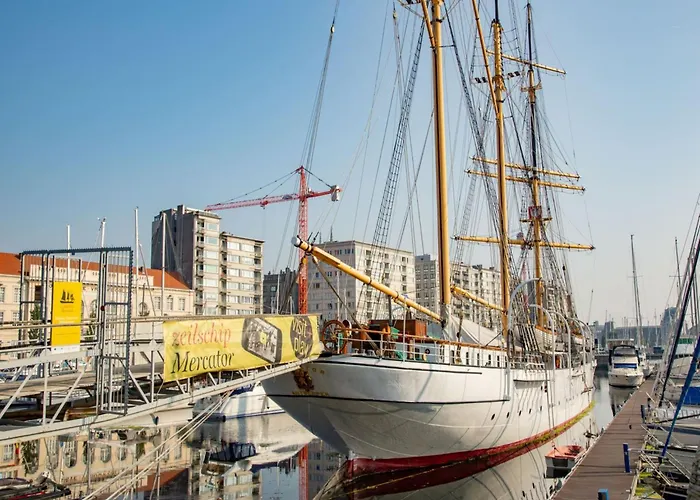 Apartment In Raversijde With Stunning Sea Views *