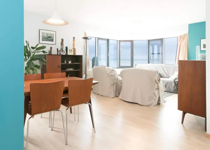 Apartment In Raversijde With Stunning Sea Views *
