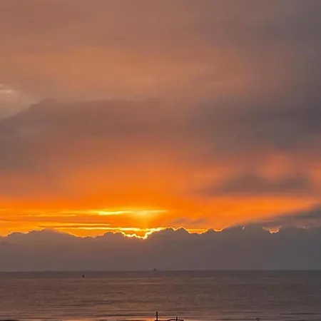 In Raversijde With Stunning Sea Views